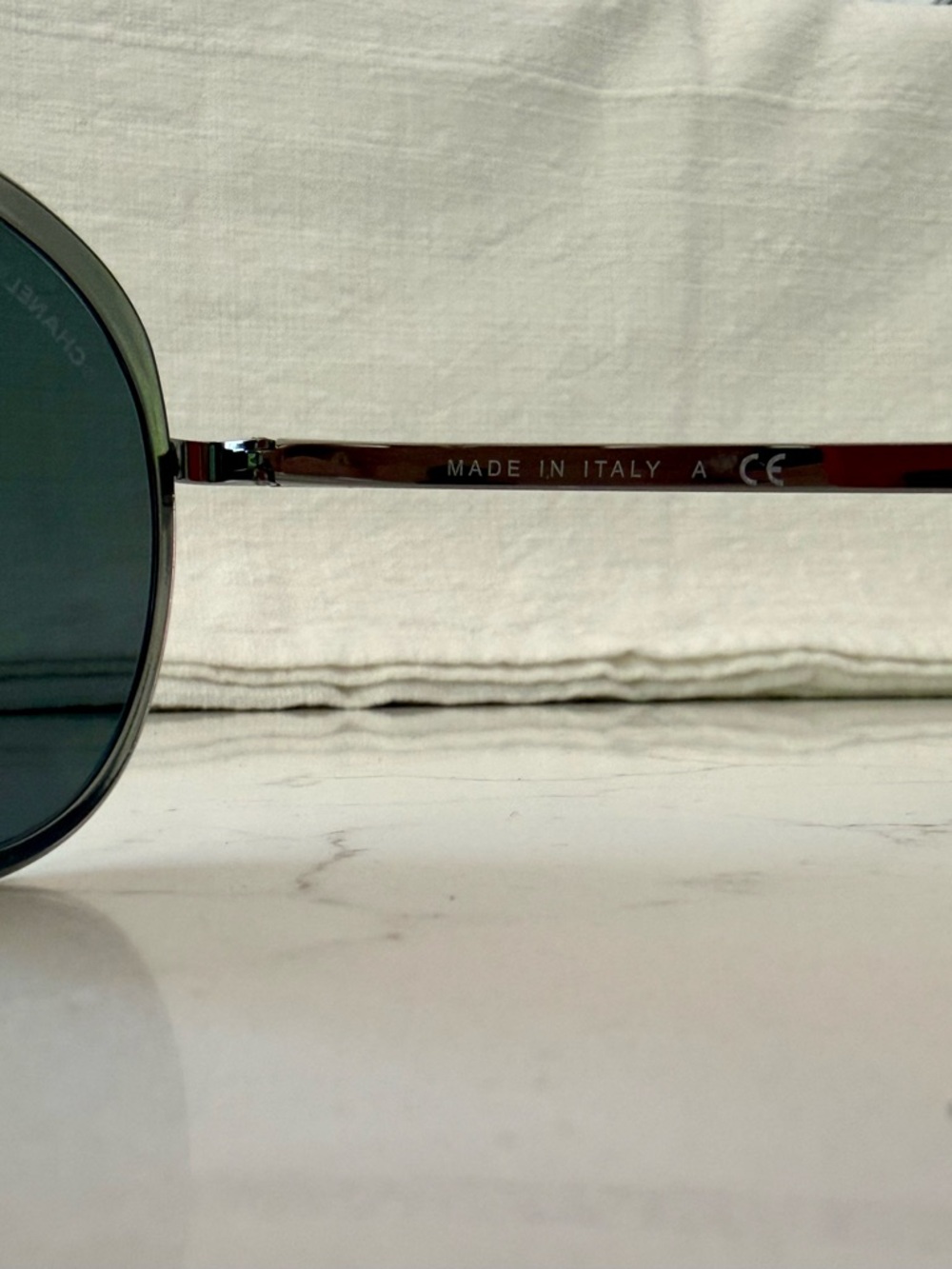 CHANEL Black Round Gunmetal Mirrored Sunglasses - Picture 6 of 10